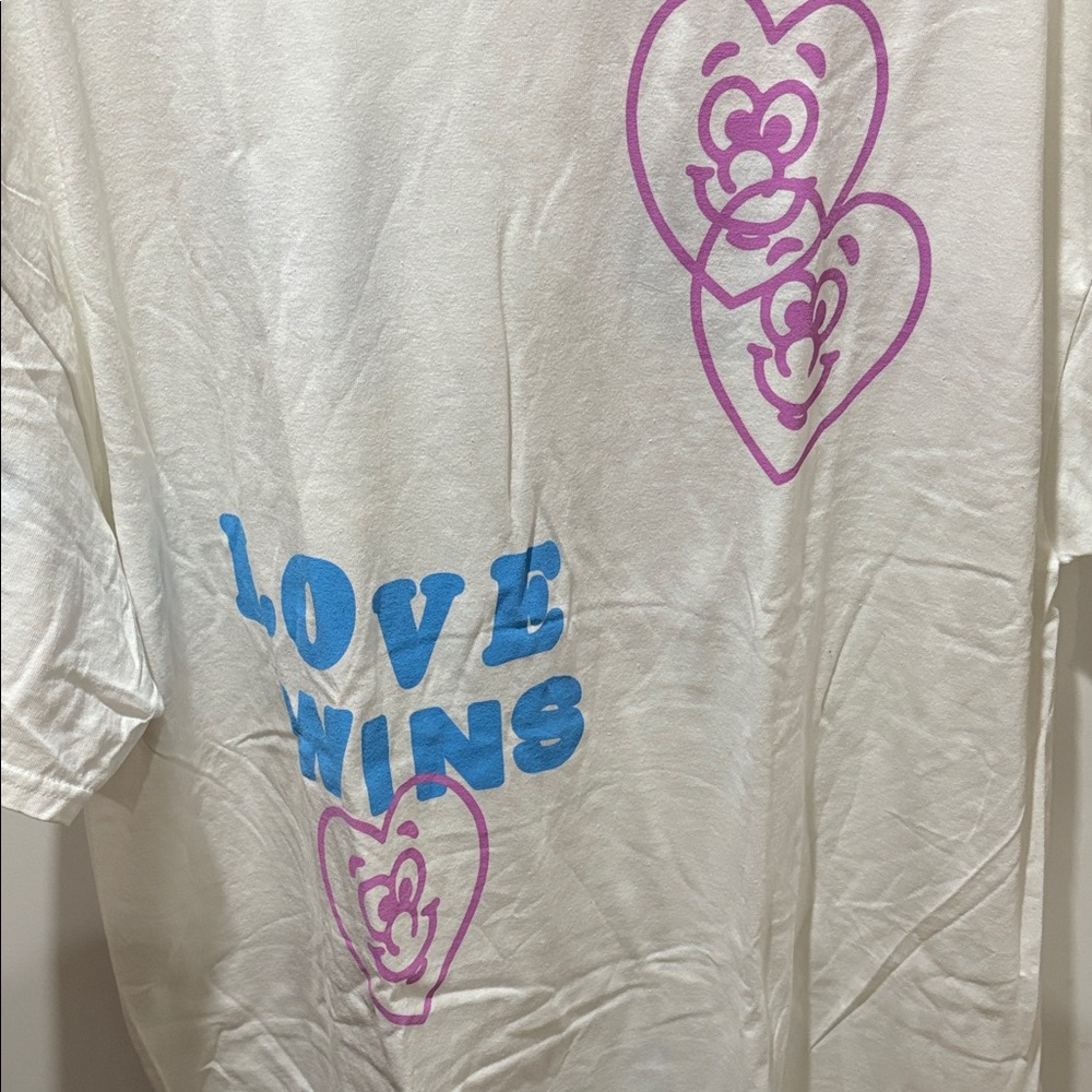 Fashion Nova mens White Tee with Blue and Purple Design